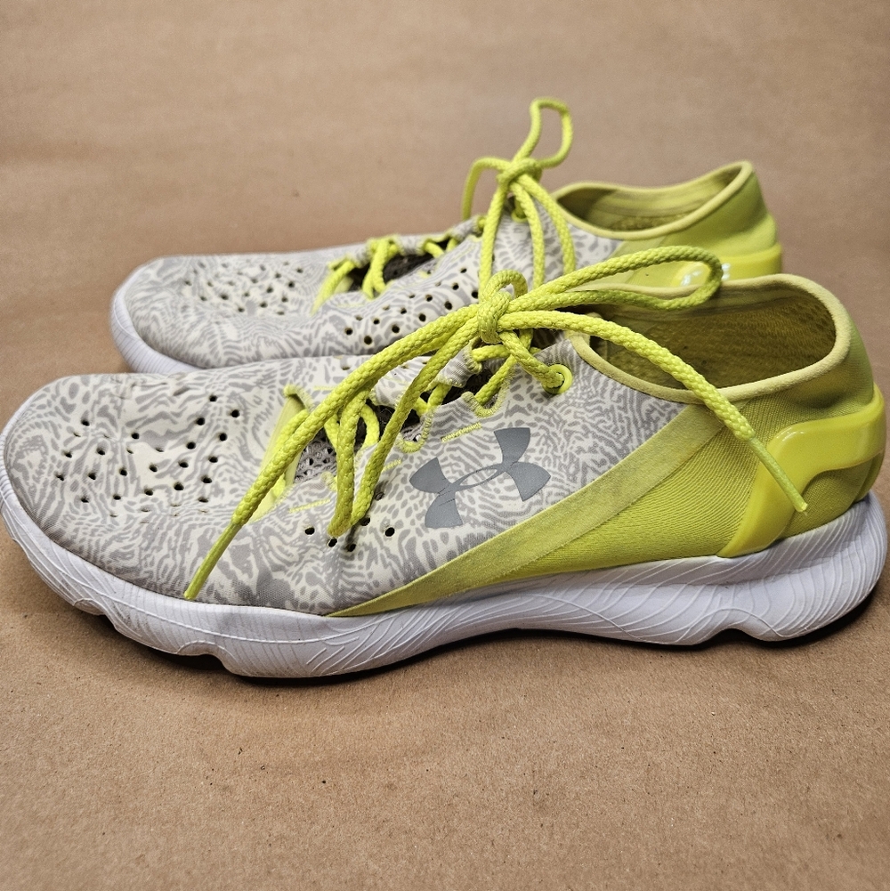 Under Armour Women's SpeedForm Apollo running shoes. Size 7